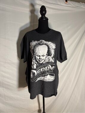 Men's Black Short-Sleeve Graphic Tee with Pennywise 'Derry' Design